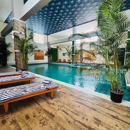 Отель Golden Retreat Baharampur Экстерьер фото
