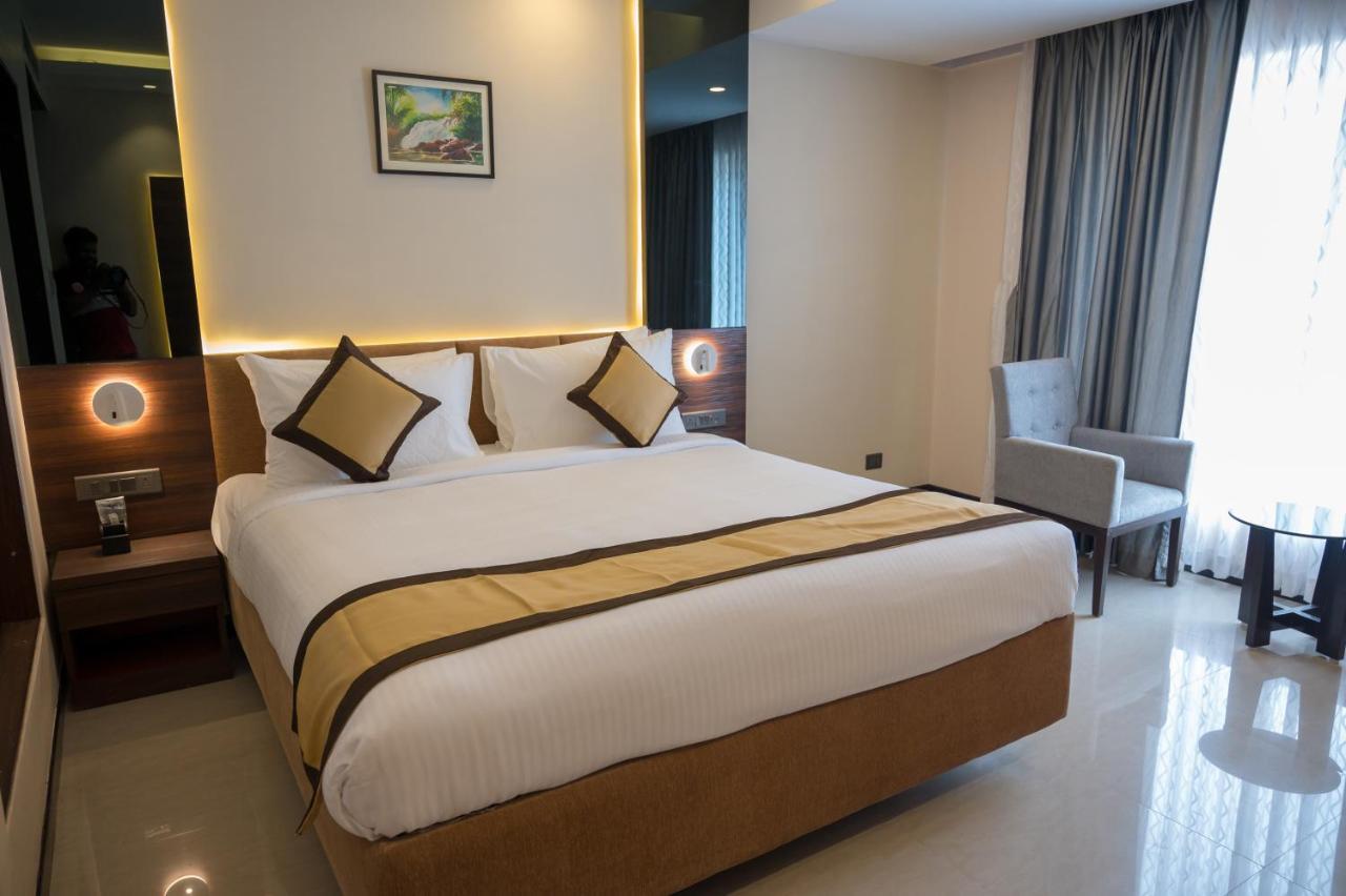 Отель Golden Retreat Baharampur Экстерьер фото