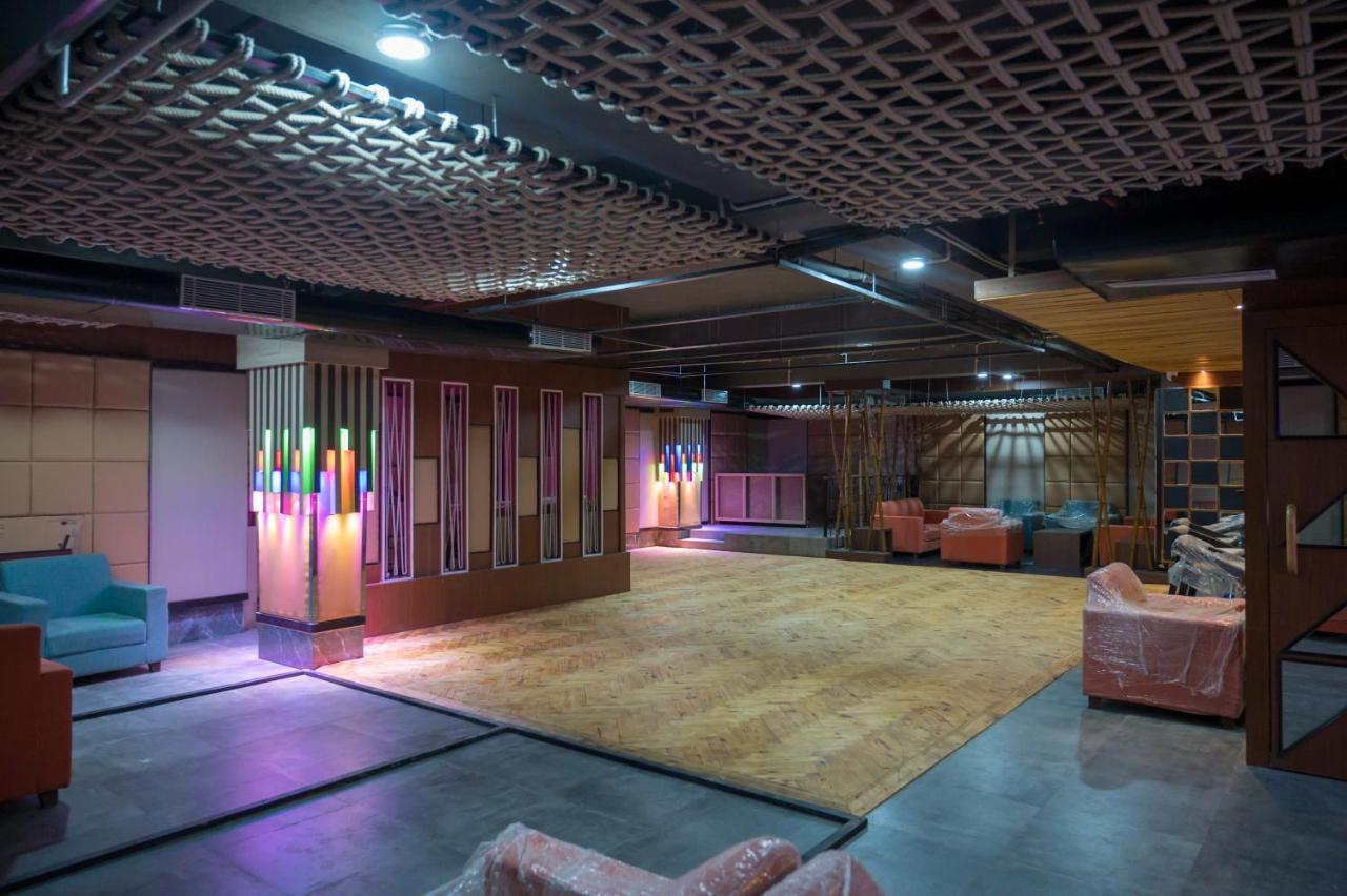 Отель Golden Retreat Baharampur Экстерьер фото