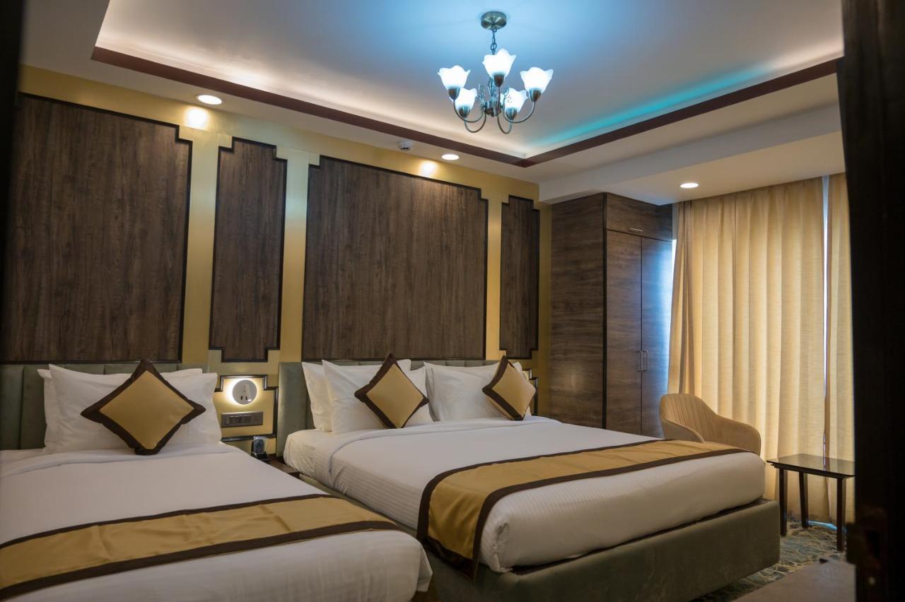 Отель Golden Retreat Baharampur Экстерьер фото