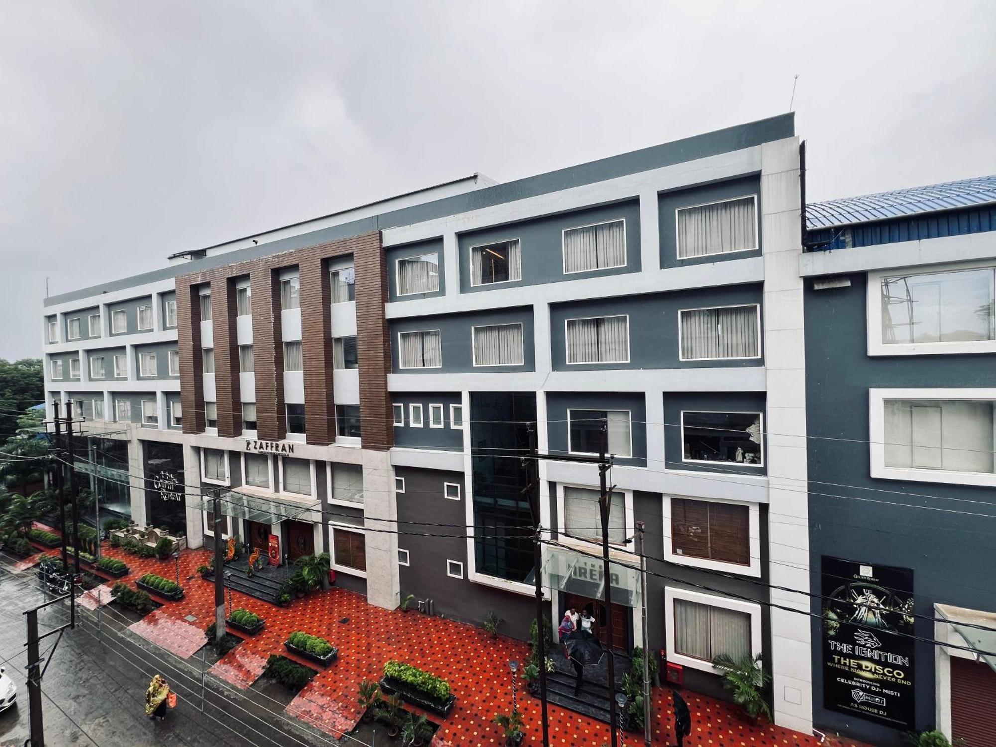 Отель Golden Retreat Baharampur Экстерьер фото