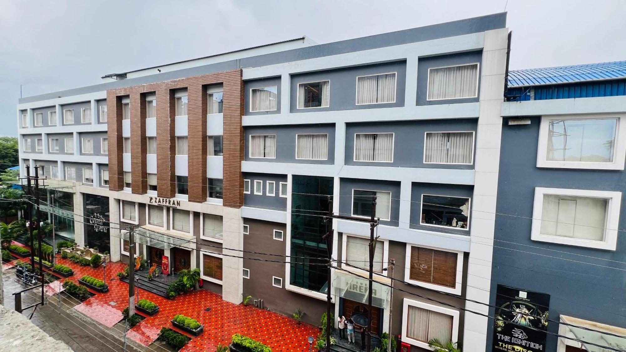 Отель Golden Retreat Baharampur Экстерьер фото
