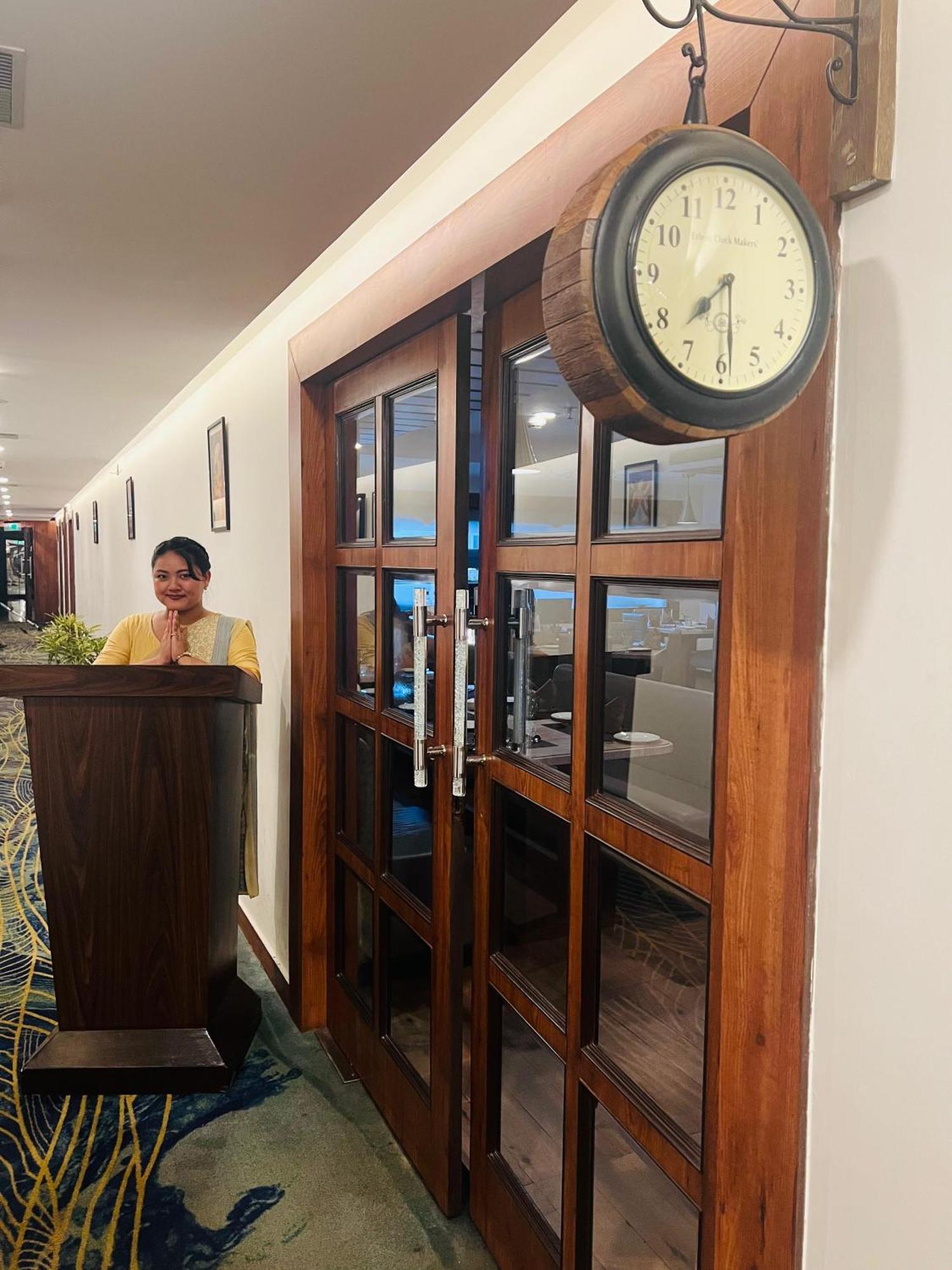 Отель Golden Retreat Baharampur Экстерьер фото
