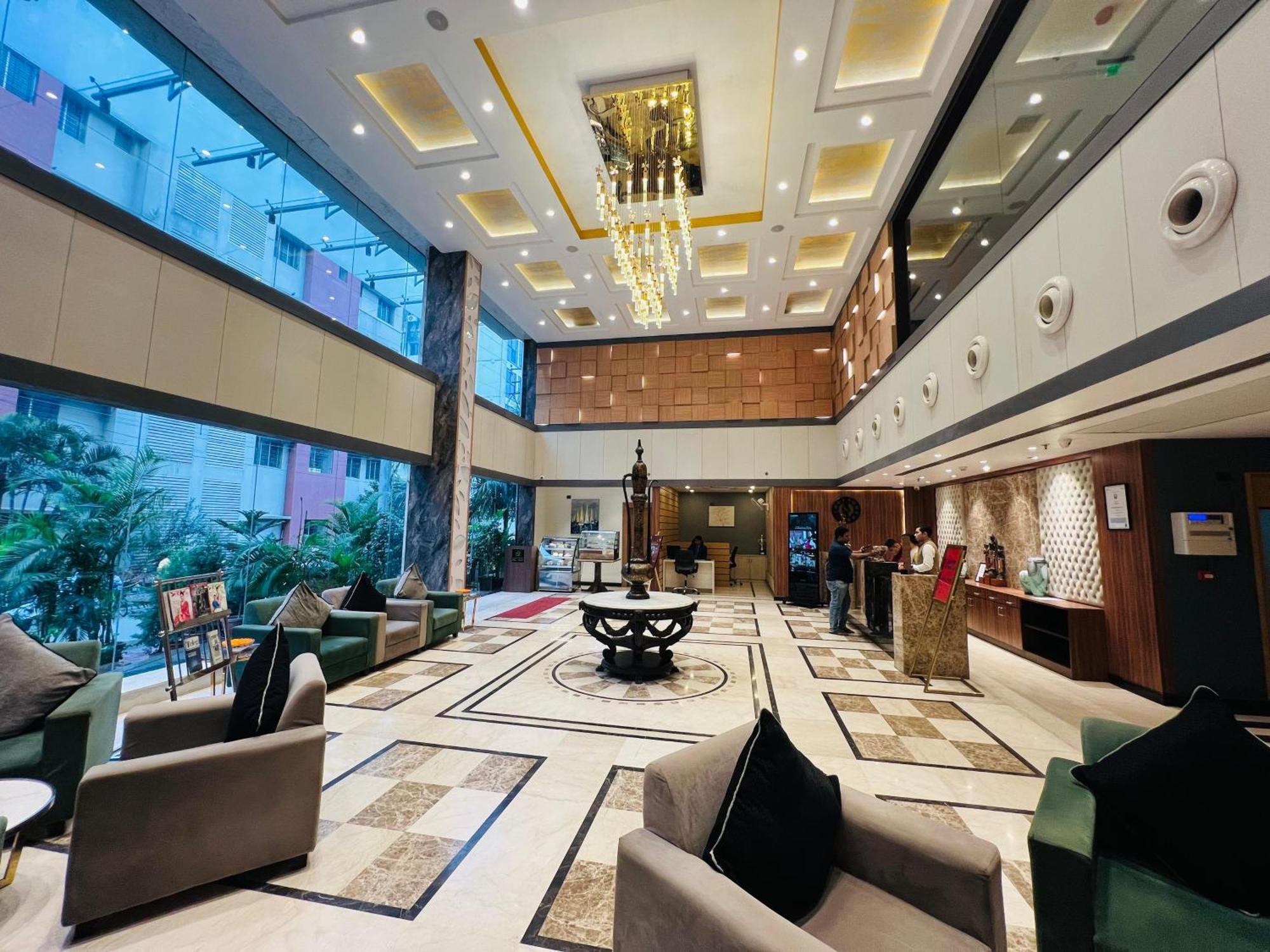 Отель Golden Retreat Baharampur Экстерьер фото