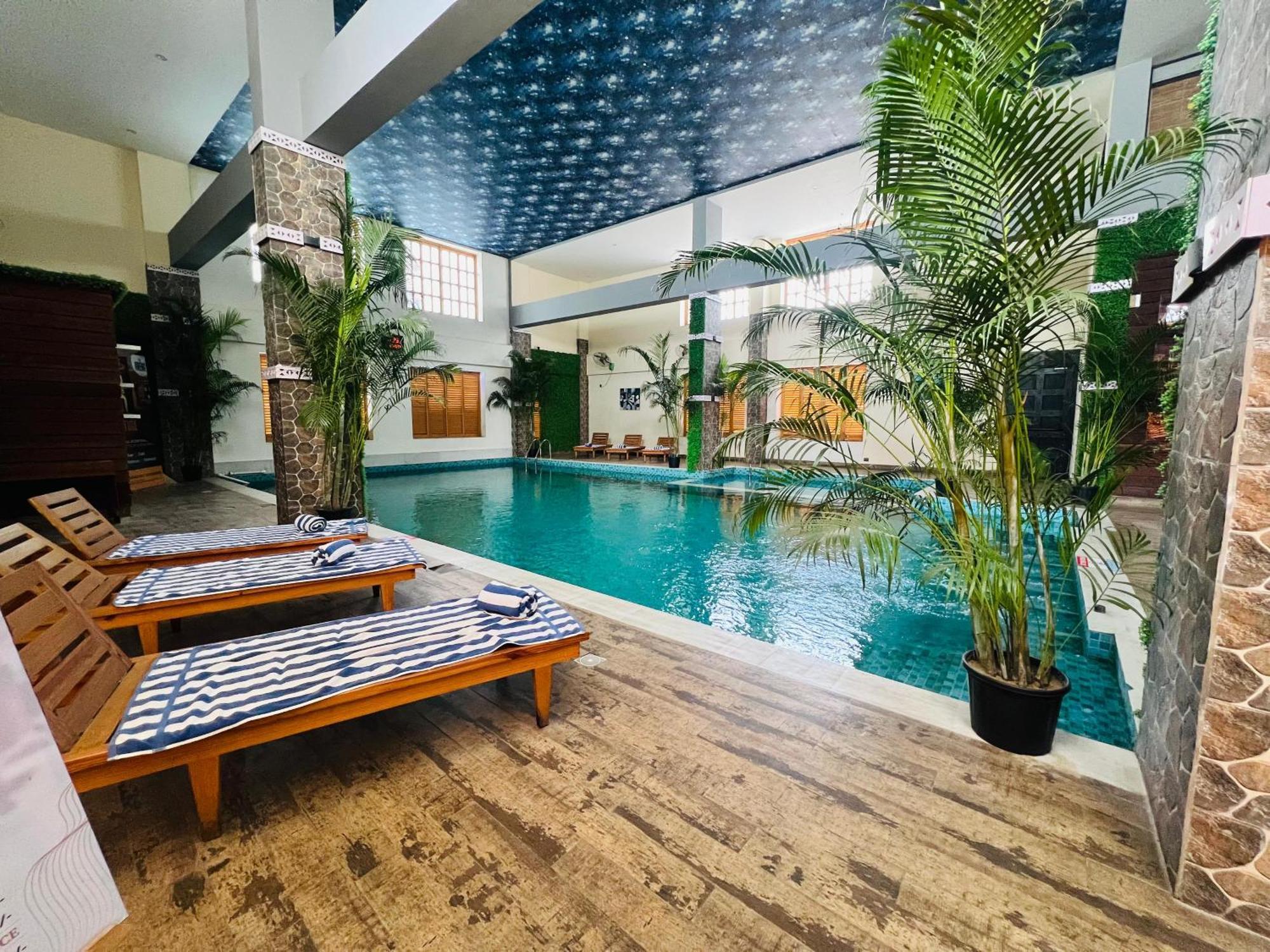 Отель Golden Retreat Baharampur Экстерьер фото
