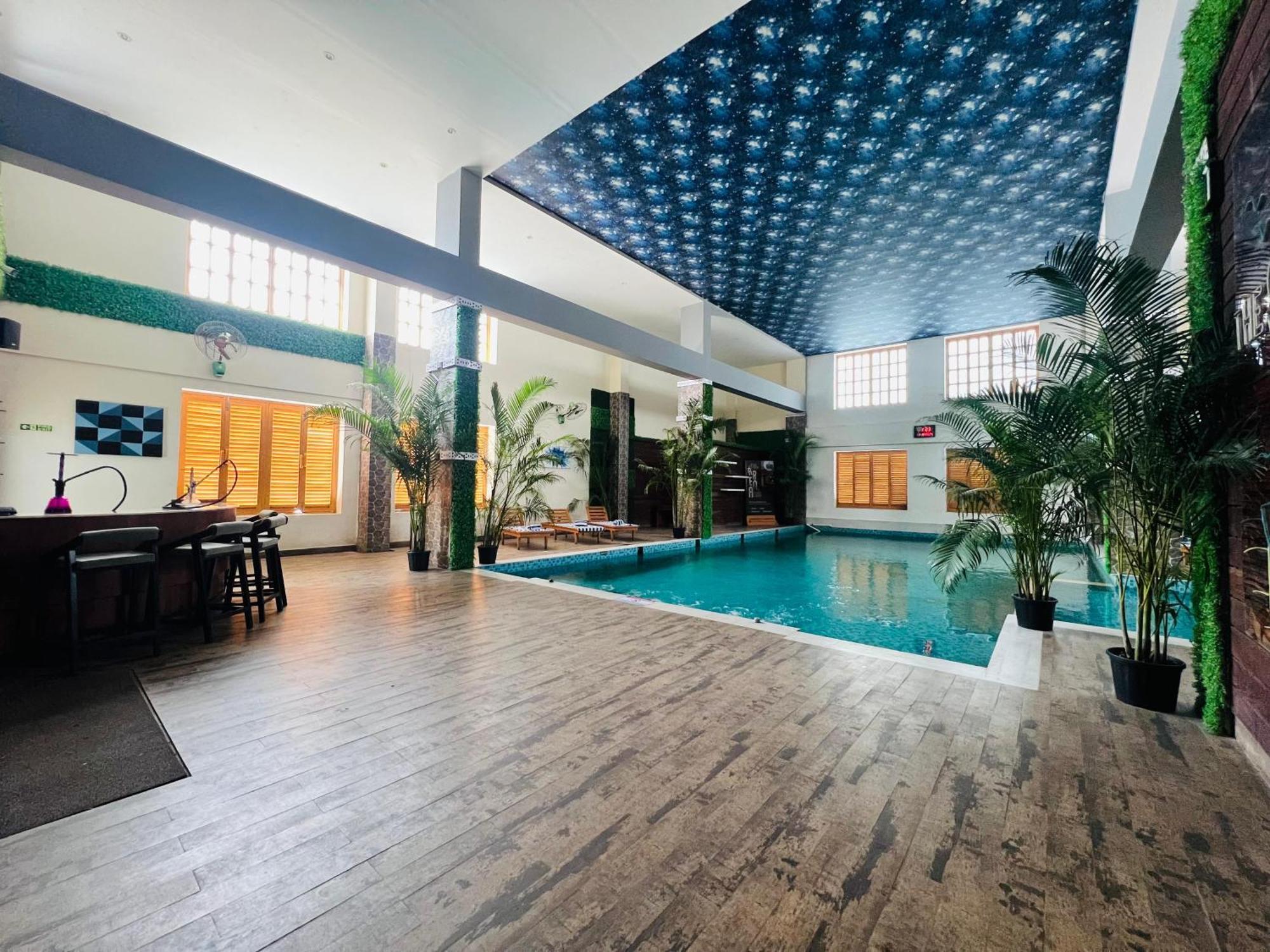 Отель Golden Retreat Baharampur Экстерьер фото